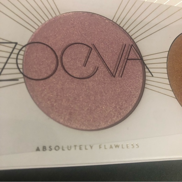 Brand new Zoeva 2 blush and highlighter palette. - Picture 4 of 5